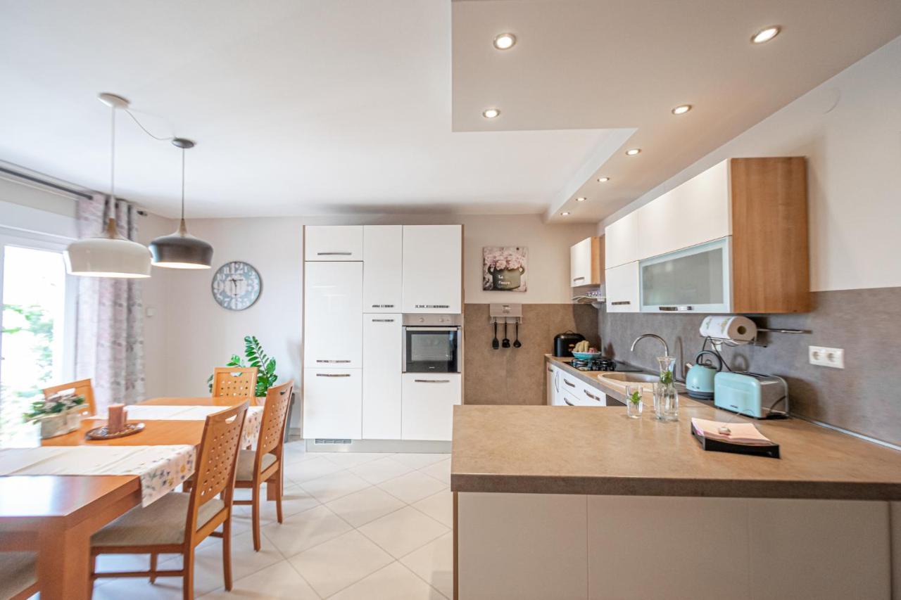 Two-Bedroom Apartment In Crikvenica Xcvii Eksteriør bilde